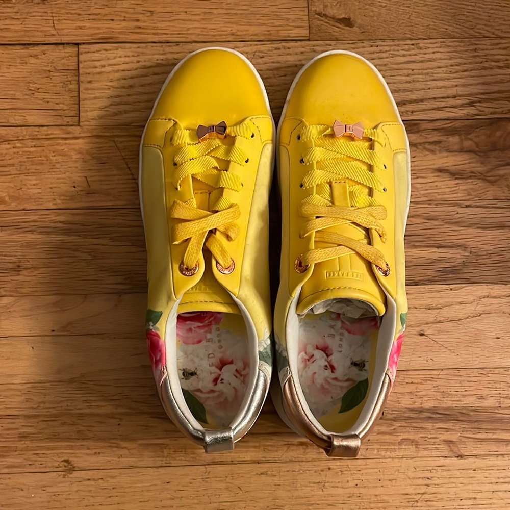 NWOT Yellow Ted Baker London shoes. UK sized 4; IS sized 6.